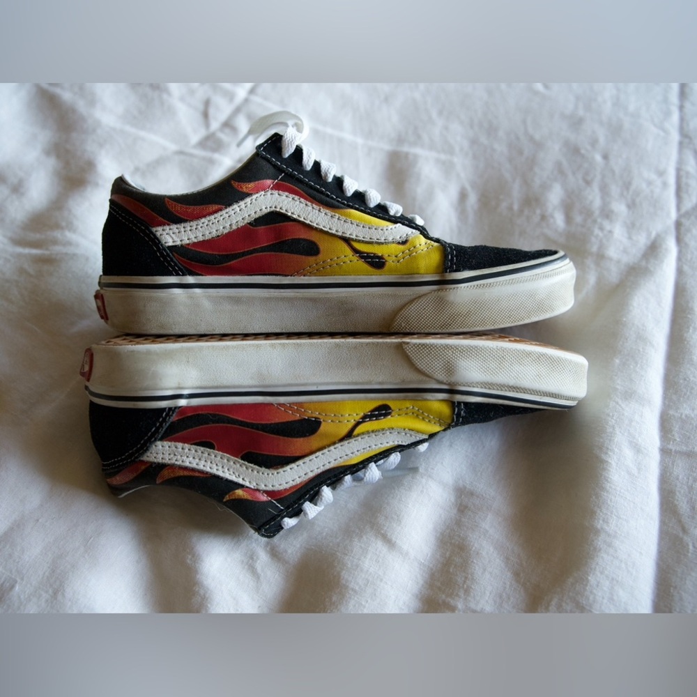 Flames (hot wheels) vans
